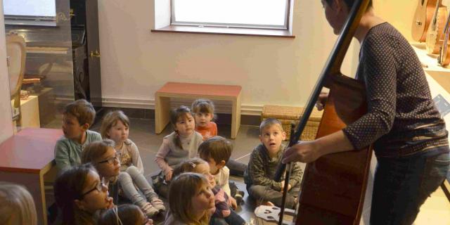 Atelier enfant musée de la lutherie