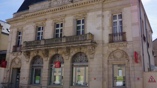 Bâtiment Caisse D'epargne Clasquin