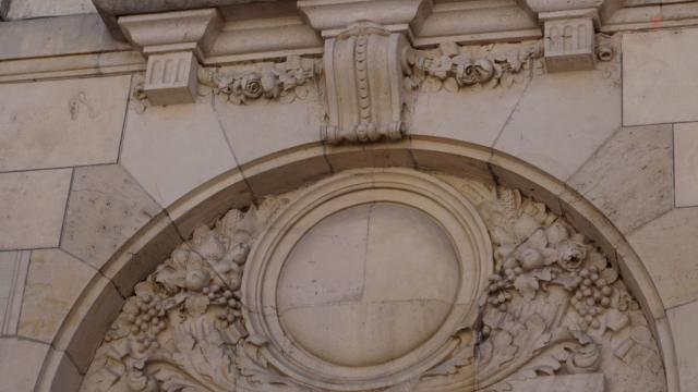 Détail Bâtiment Caisse D'epargne Clasquin